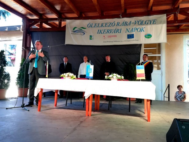 S-a semnat acordul de înfrățire dintre comunele Mărtinești și Ikervár